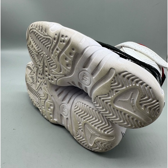 NIKE AIR JORDAN JUMPMAN TWO TREY BASKETBALL BOYS SIZE 13C - Picture 5 of 6